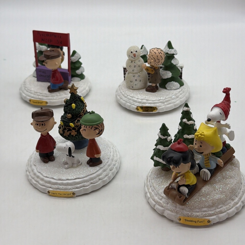 4- Hawthorne Village Peanuts Very Merry Christmas collection Used NO BOX